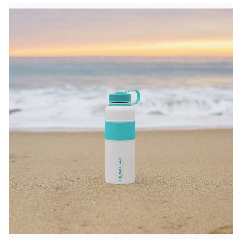 NWT Mint and White ThermoFlask Water Bottle